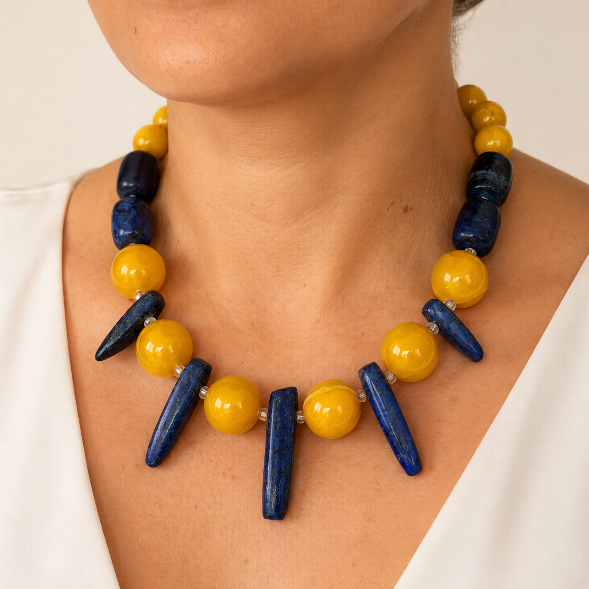 Collar de ágata y lapislázuli con cristales Miyuki.
