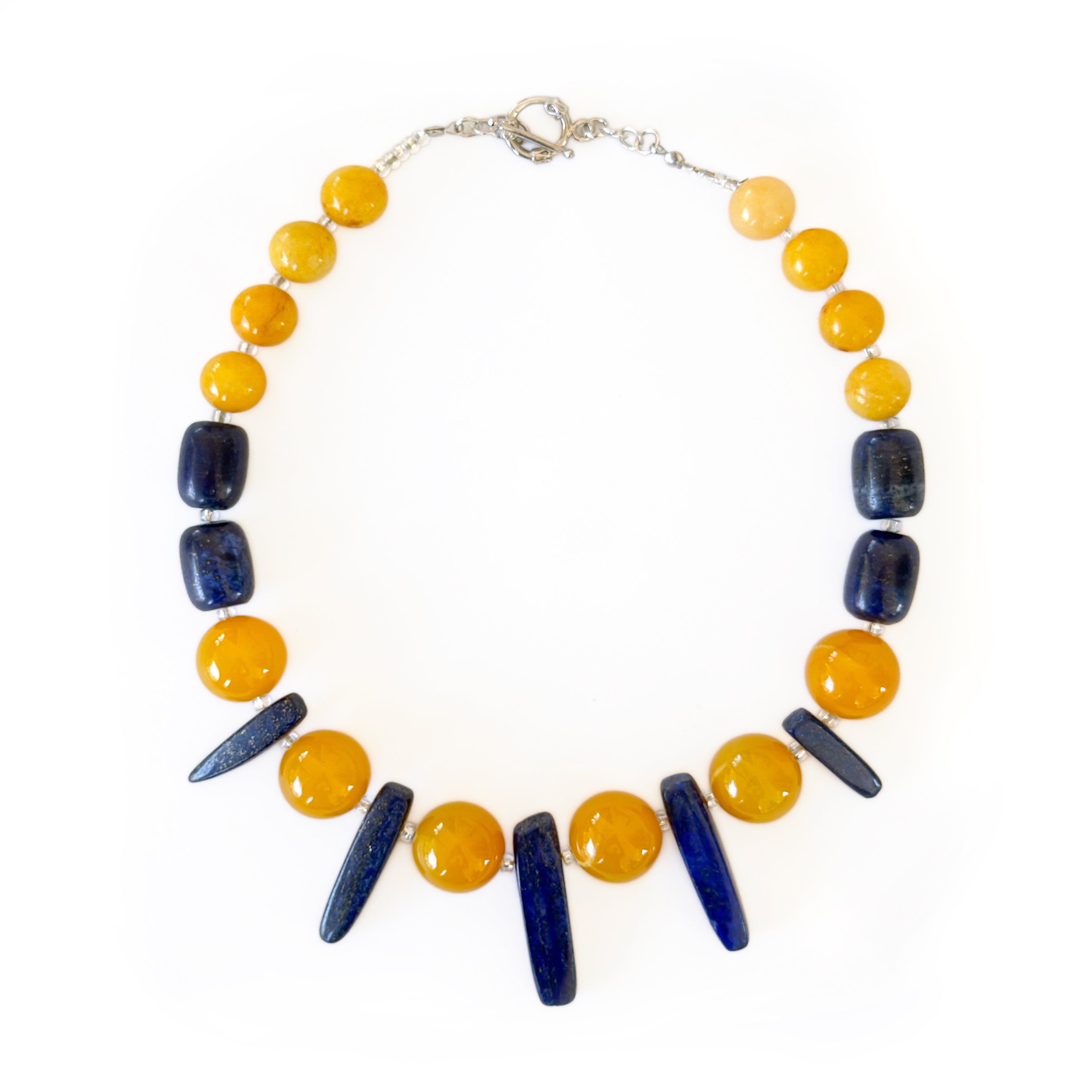 Collar de ágata y lapislázuli con cristales Miyuki.