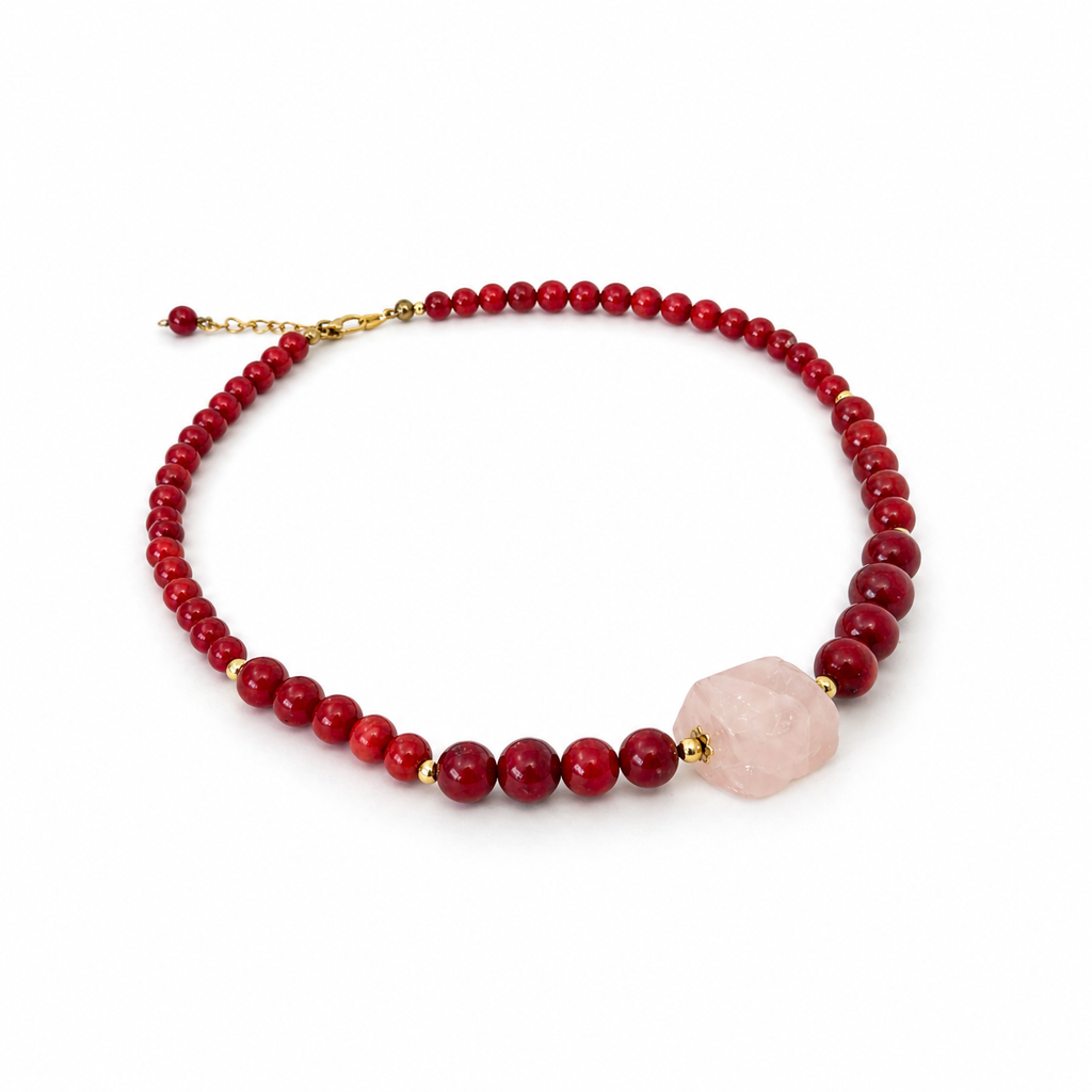 Collar de coral rojo y dije de cuarzo rosa