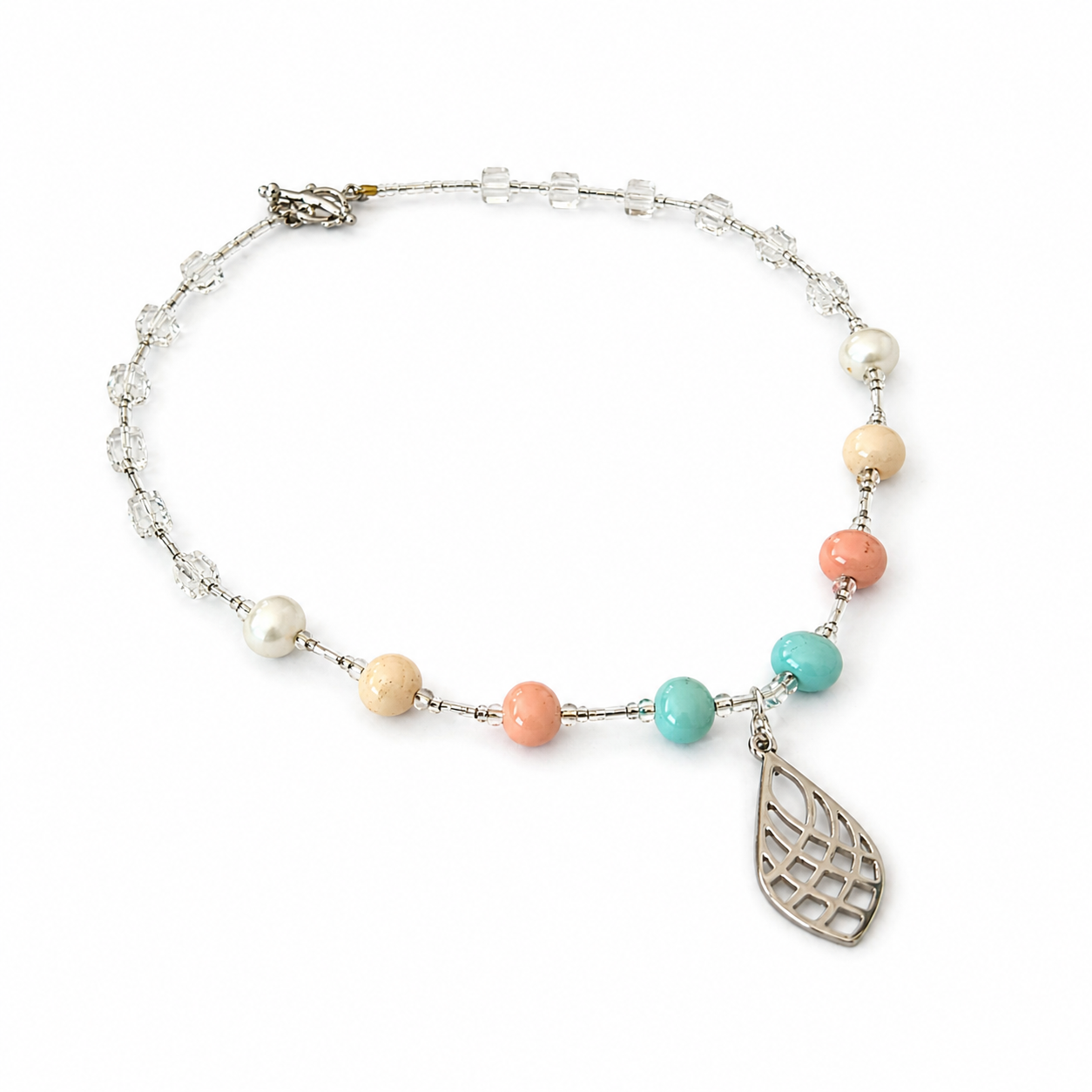 Collar de perla Mallorca y cristal Victoria con dije en rodio