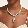 Collar de ágata, perla concha y dije de caracol