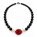 Collar de Ágata Facetada, Ónix y Dije de Coral Rojo.