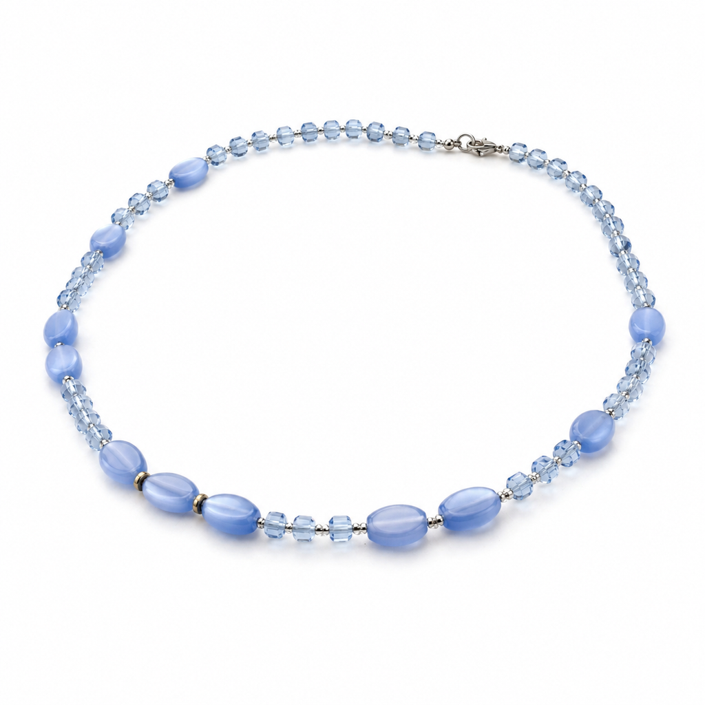 Collar de cristal Victoria en tonos azul cielo.
