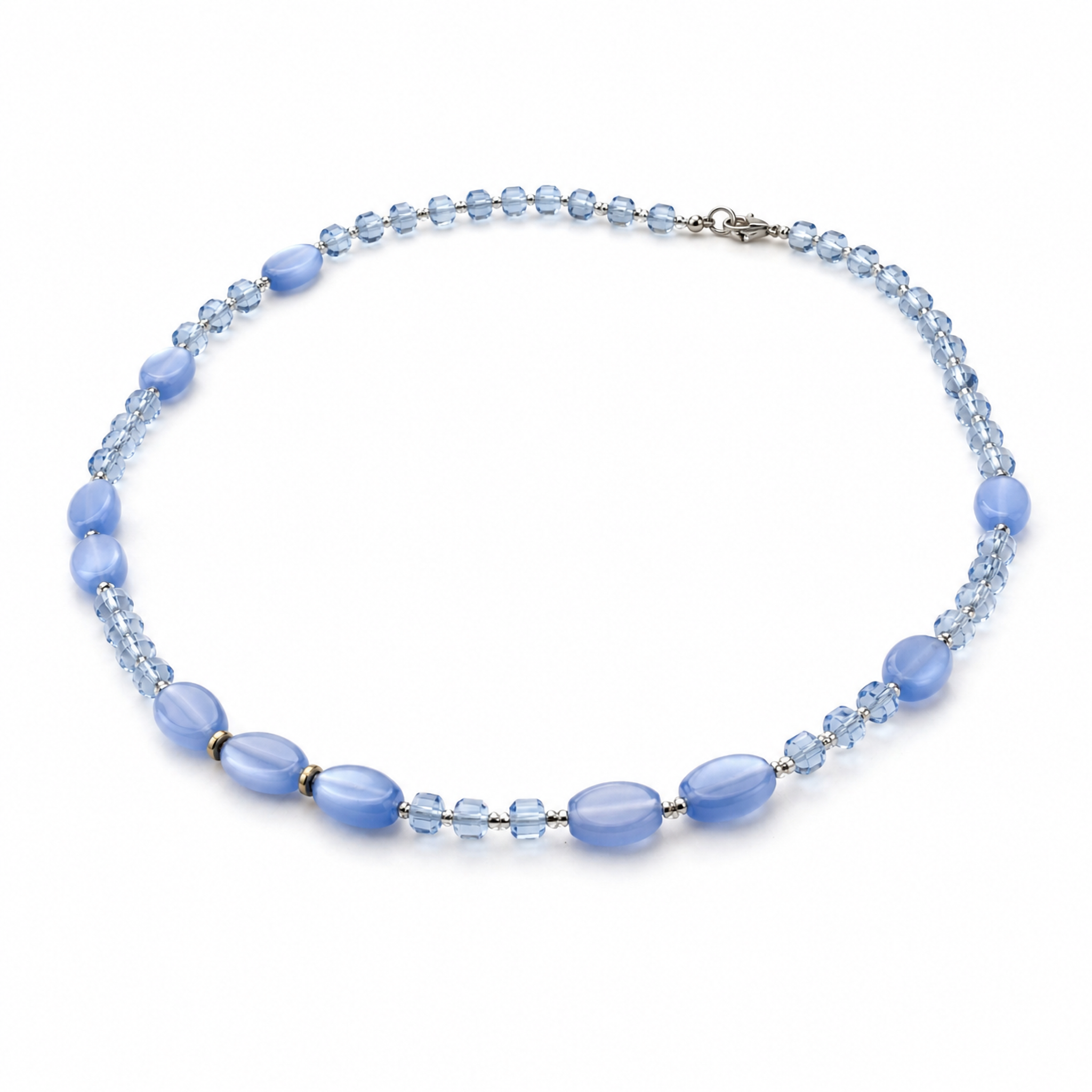 Collar de cristal Victoria en tonos azul cielo.