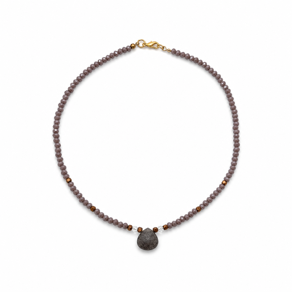 Collar de Cristal checo con dije de Agata facetada.